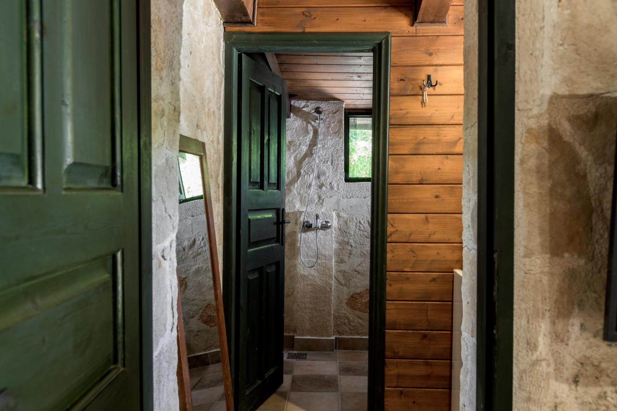Orama Stone Apartments - Authentic Hospitality In A Historical Location, By Zantewize Номер фото