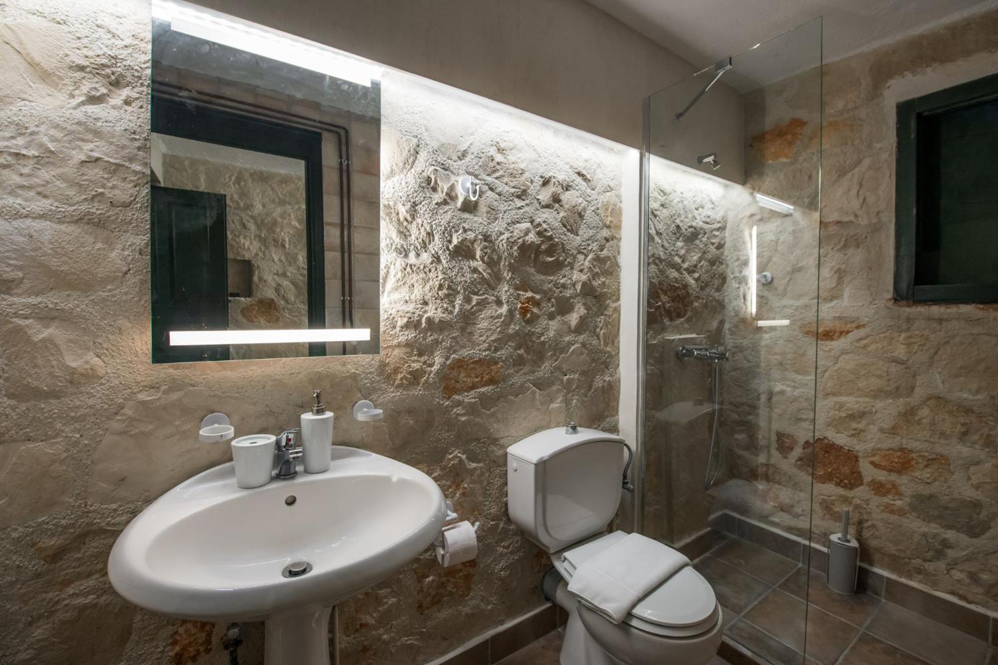 Orama Stone Apartments - Authentic Hospitality In A Historical Location, By Zantewize Номер фото