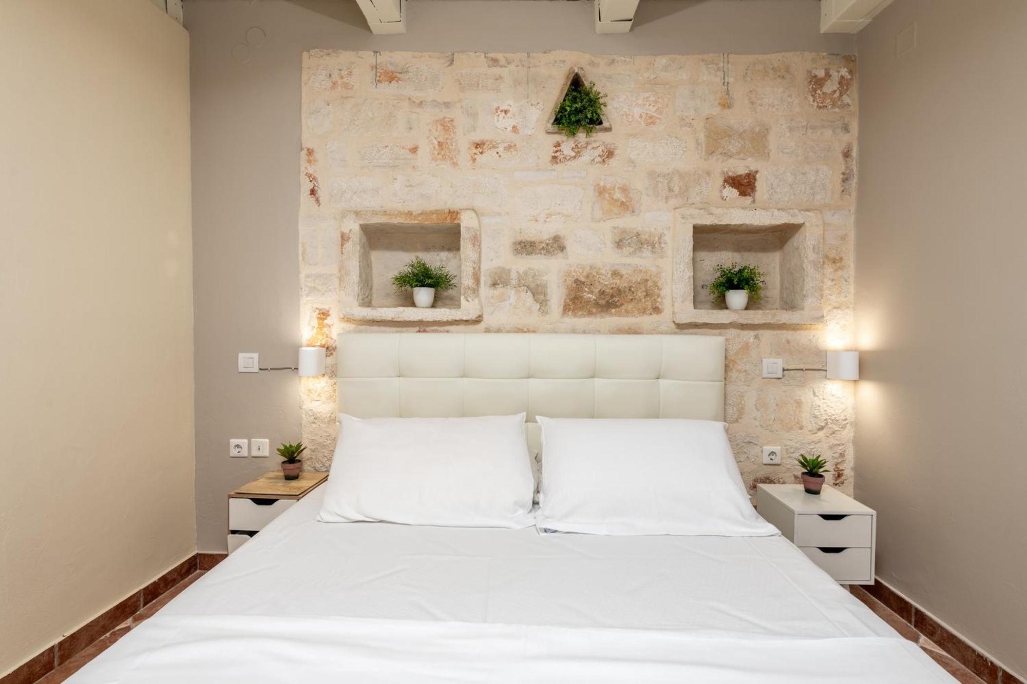 Orama Stone Apartments - Authentic Hospitality In A Historical Location, By Zantewize Номер фото