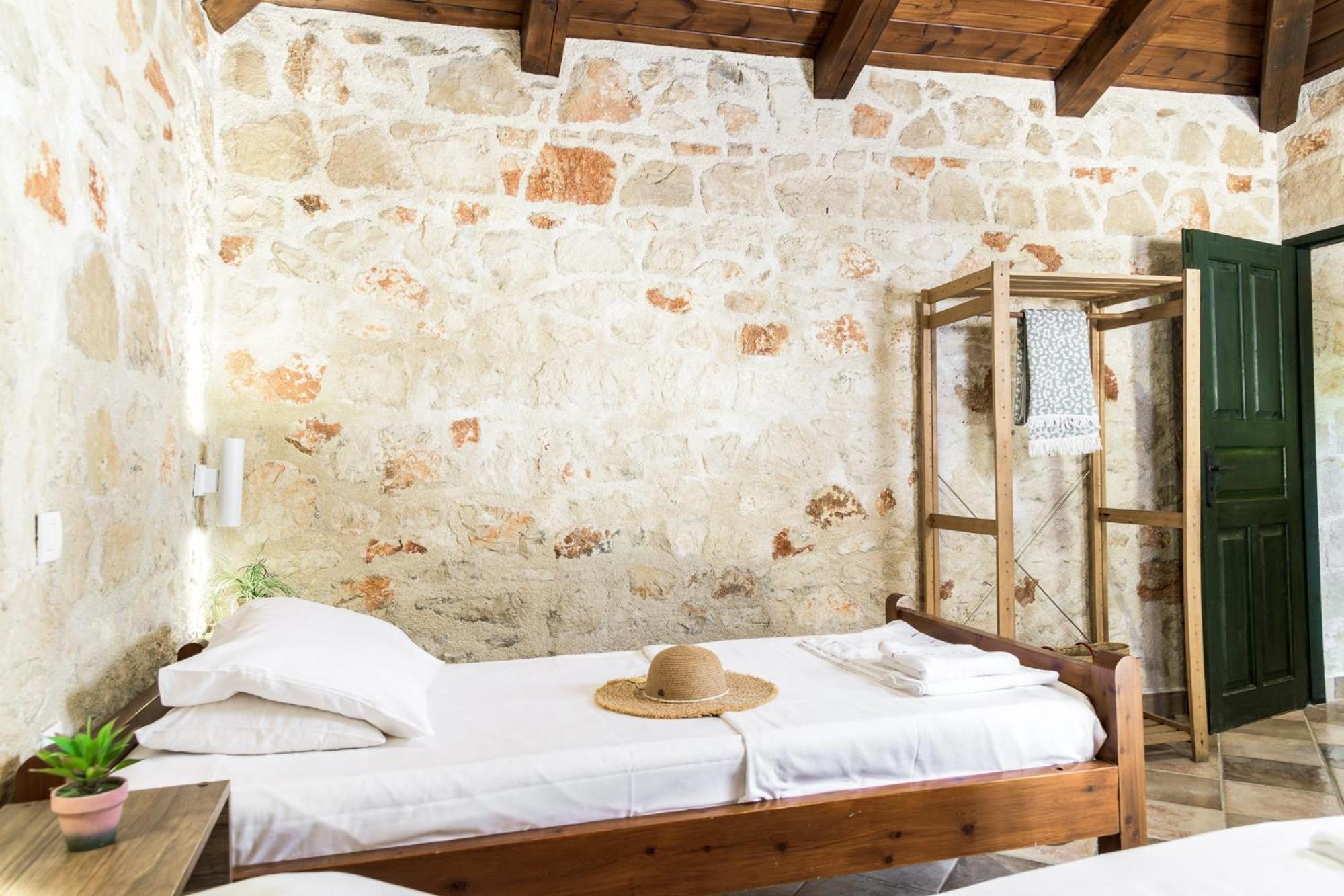 Orama Stone Apartments - Authentic Hospitality In A Historical Location, By Zantewize Номер фото